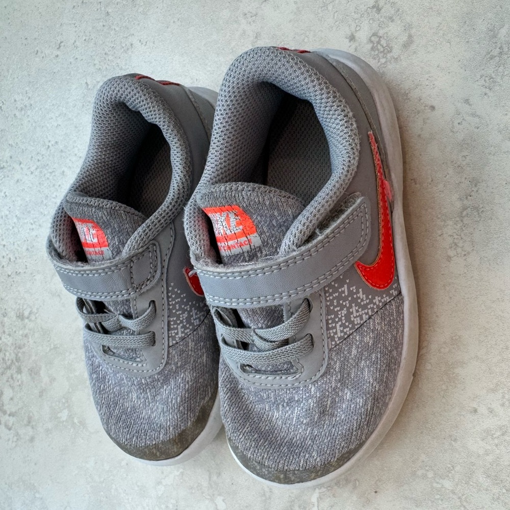 Nike toddler sneaker size US 9C, good condition